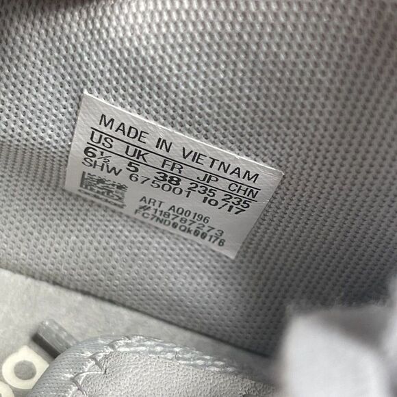 Adidas NMD R2 Gray/Crystal White Womens Size 6.5 Sneakers Casual Shoes AQ0196 - Picture 9 of 9